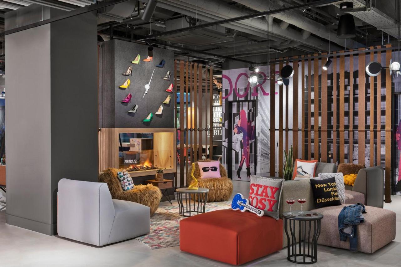 Moxy Duesseldorf City Εξωτερικό φωτογραφία