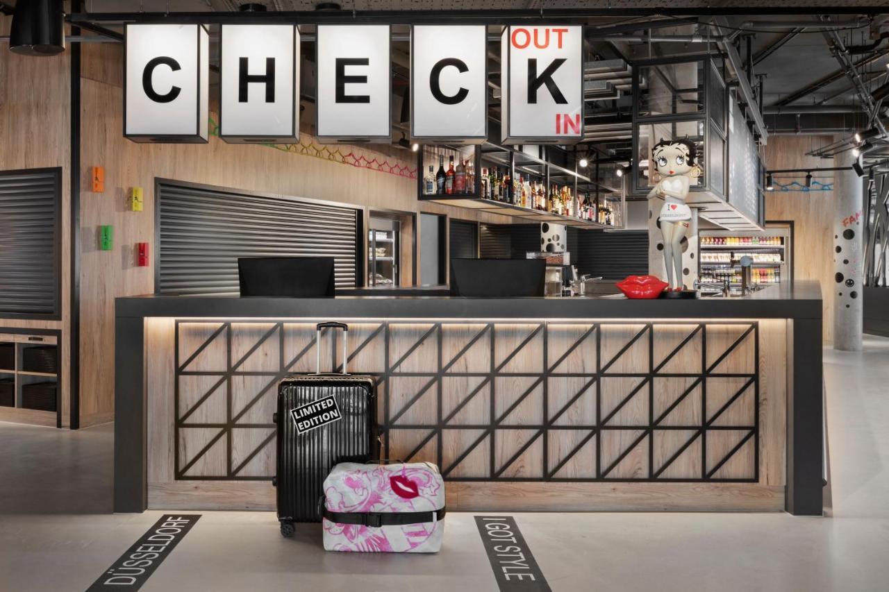 Moxy Duesseldorf City Εξωτερικό φωτογραφία