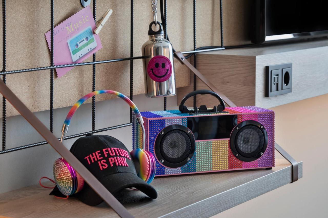 Moxy Duesseldorf City Εξωτερικό φωτογραφία
