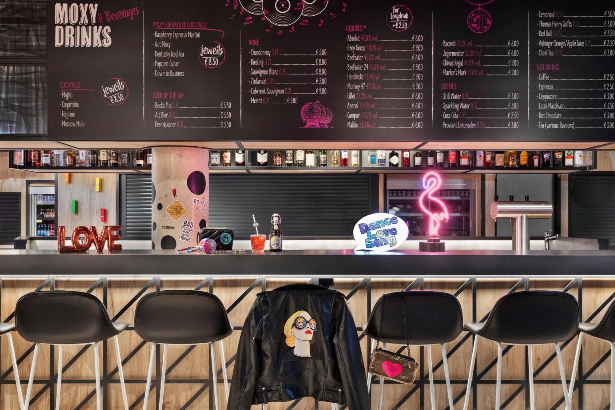 Moxy Duesseldorf City Εξωτερικό φωτογραφία