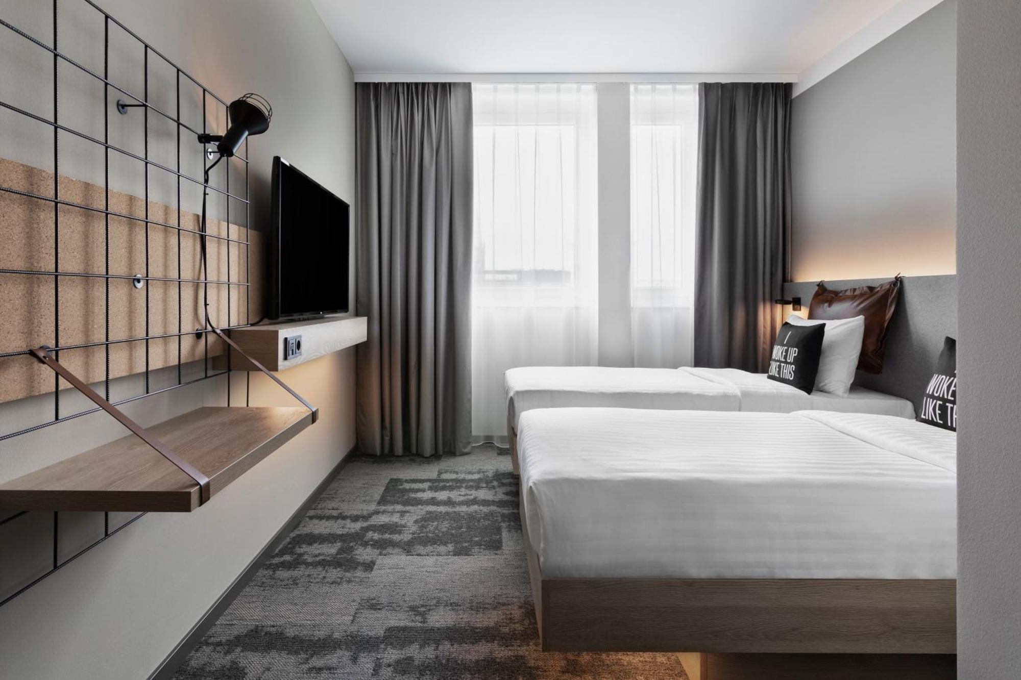 Moxy Duesseldorf City Εξωτερικό φωτογραφία