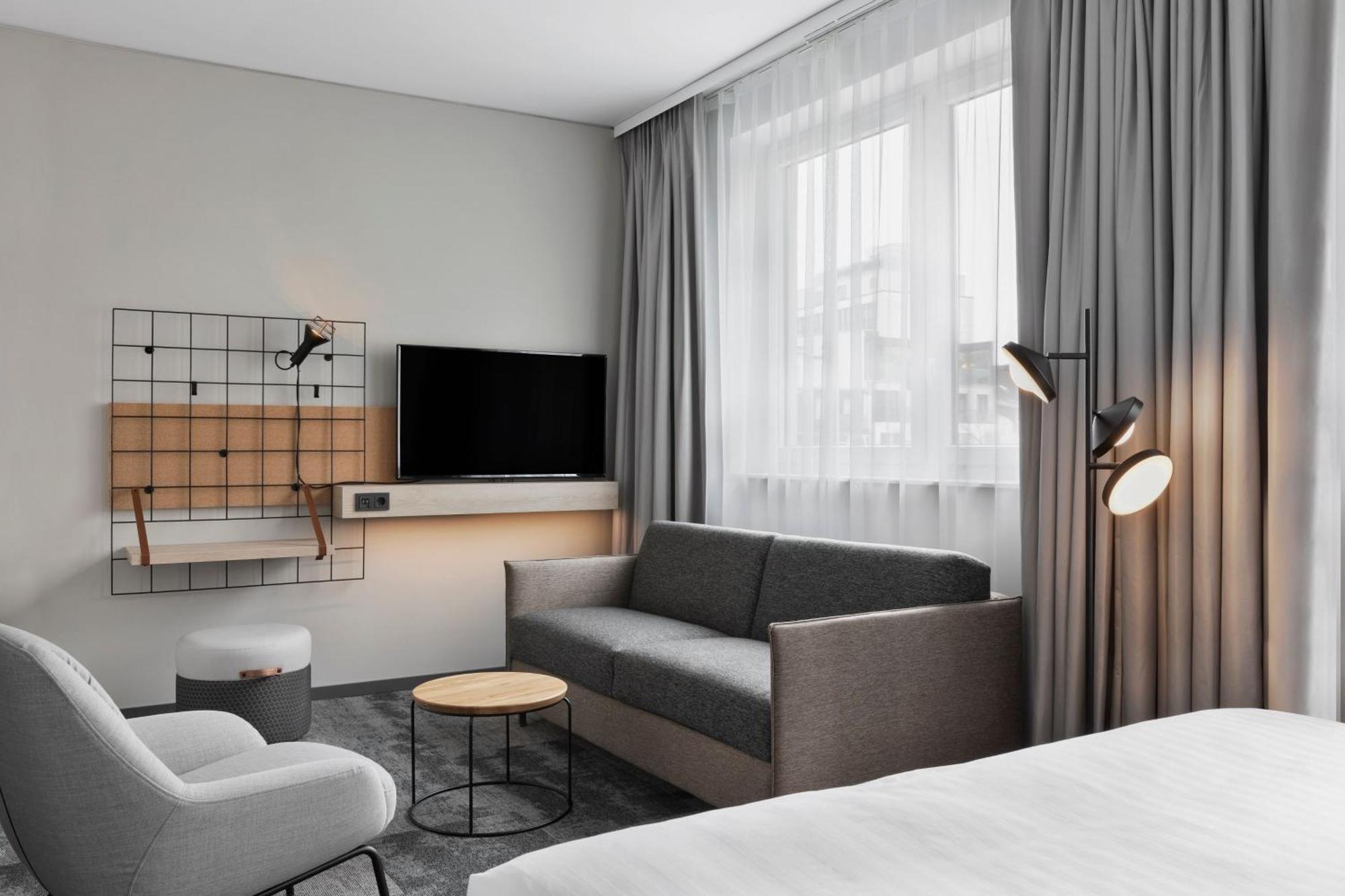 Moxy Duesseldorf City Εξωτερικό φωτογραφία
