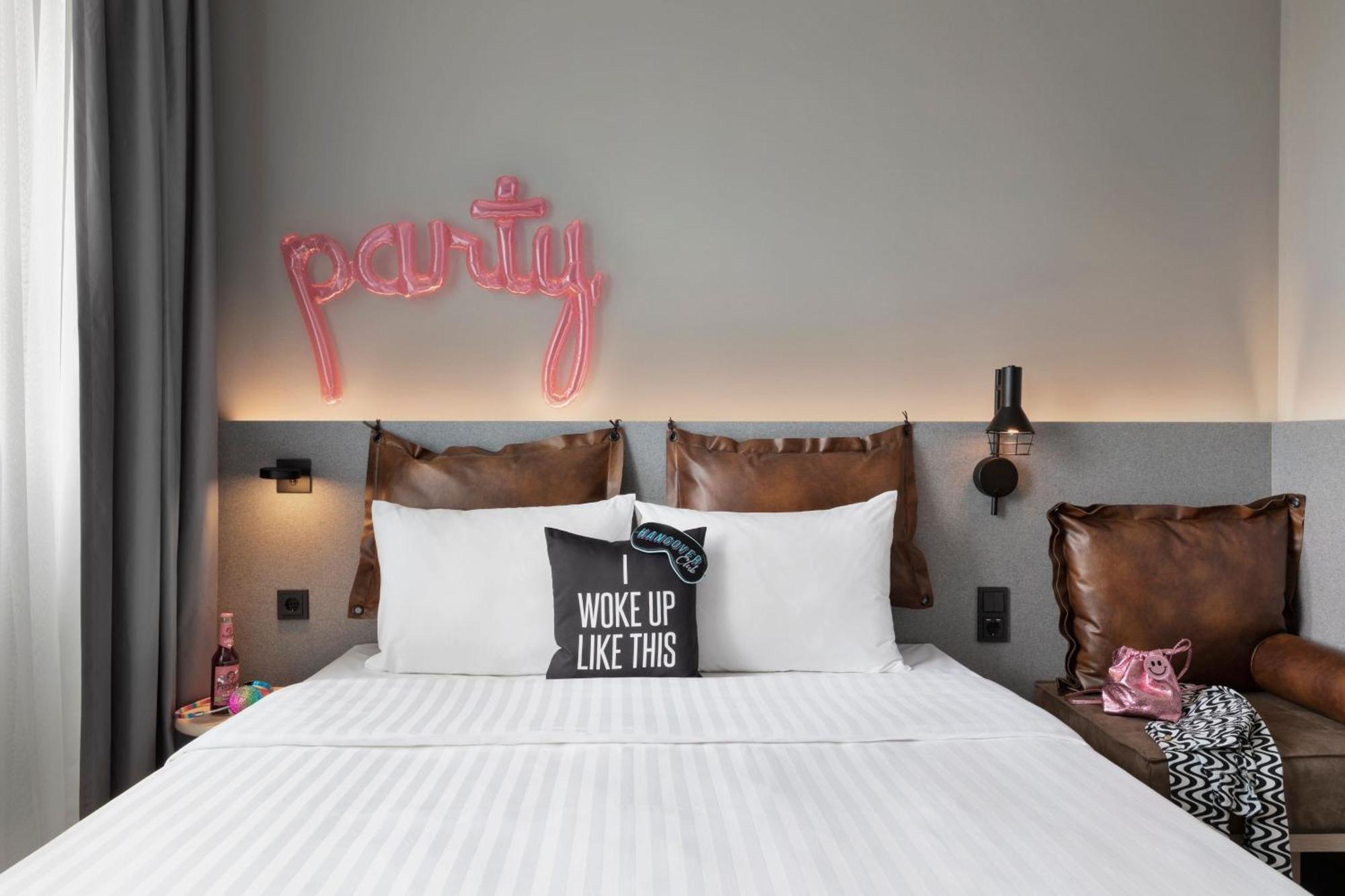 Moxy Duesseldorf City Εξωτερικό φωτογραφία
